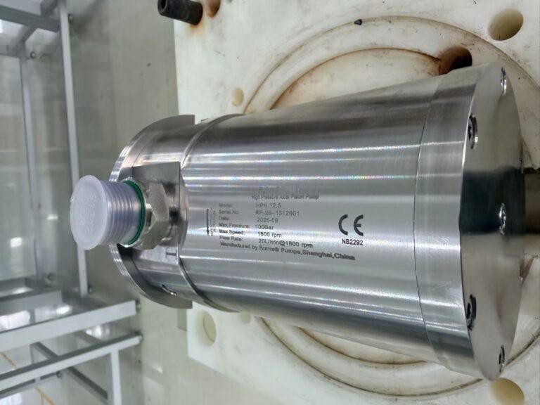 Rohre pure-water high-pressure pump showing the stainless steel housing, connection and nameplate